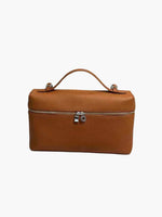 Elegant shoulder bag for any occasion