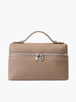 Elegant shoulder bag for any occasion