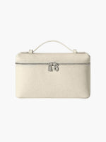 Elegant shoulder bag for any occasion