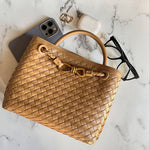 Stylish, woven bag for the modern lifestyle