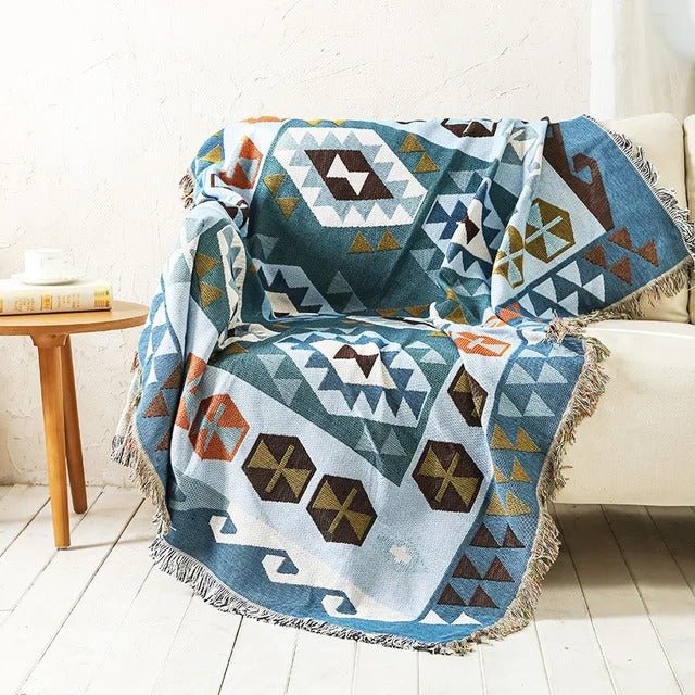 Colorful throw blanket with a stylish design