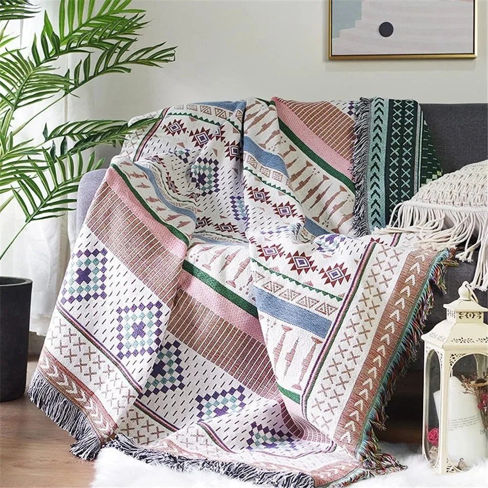 Colorful throw blanket with a stylish design