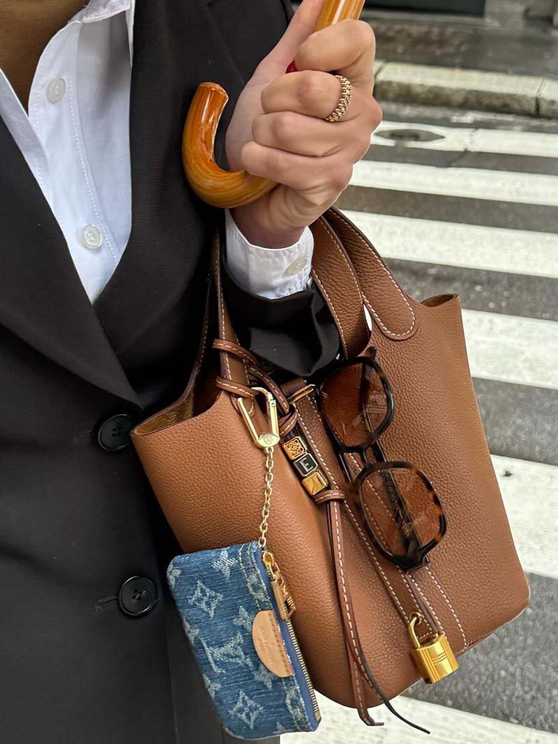 Stylish Vegan Leather Handbag for Every Moment