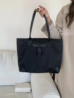 Stylish Shoulder Bag with Ample Storage Space