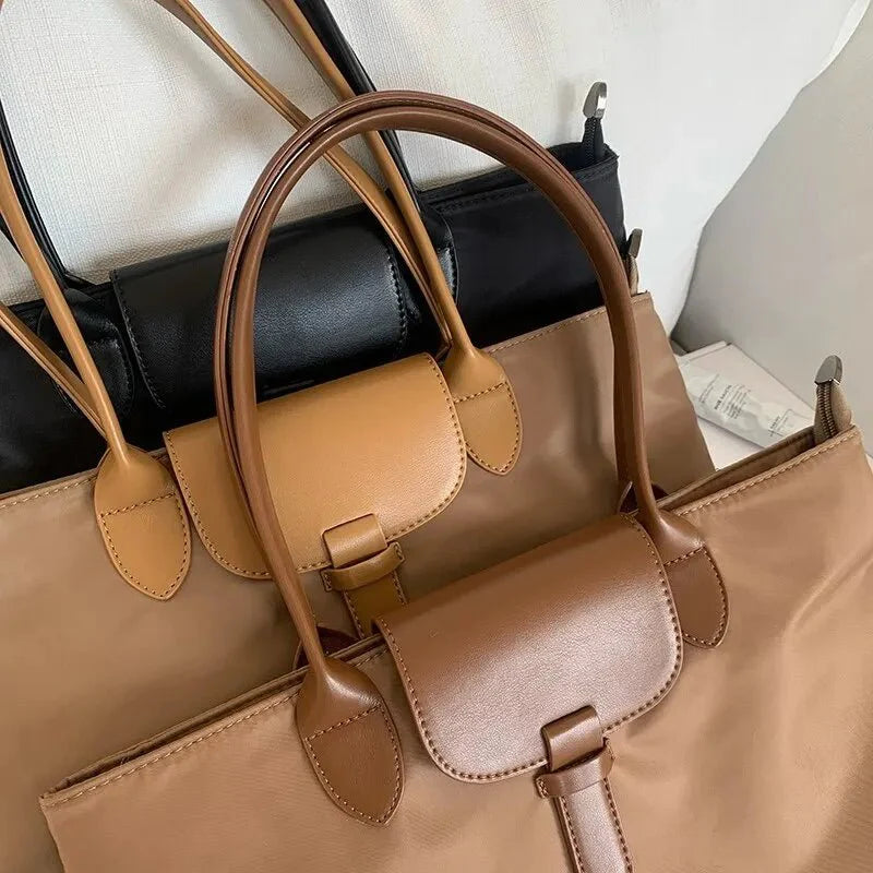 Stylish Shoulder Bag with Ample Storage Space