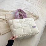 Elegant Quilted Bag with Versatile Storage Space