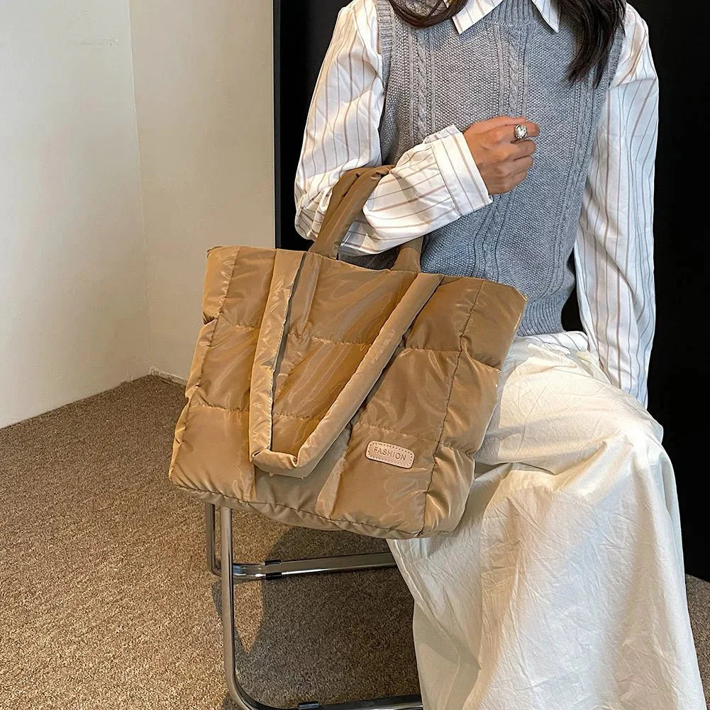 Elegant Quilted Bag with Versatile Storage Space
