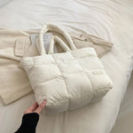 Elegant Quilted Bag with Versatile Storage Space