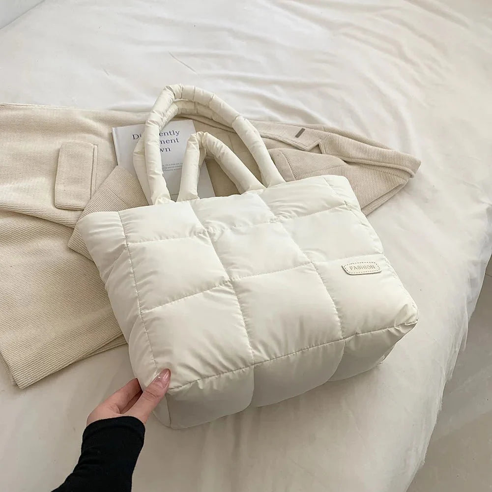 Elegant Quilted Bag with Versatile Storage Space