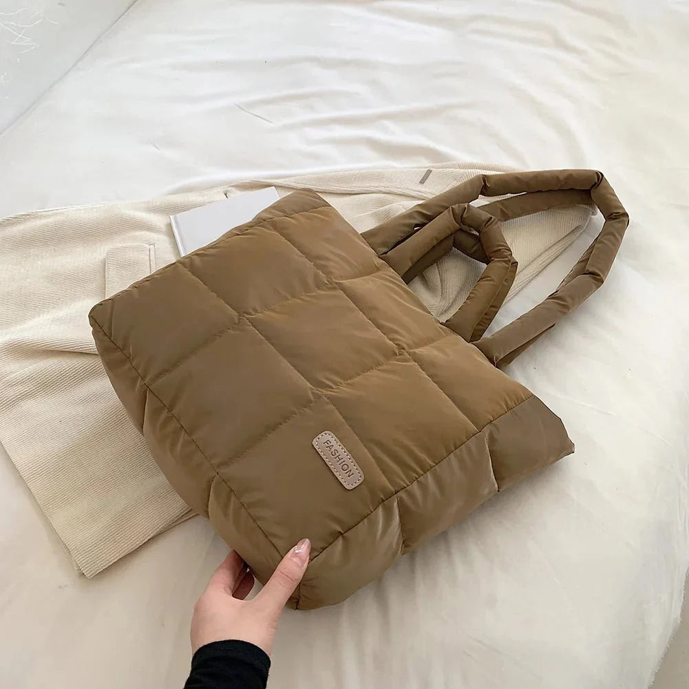 Elegant Quilted Bag with Versatile Storage Space