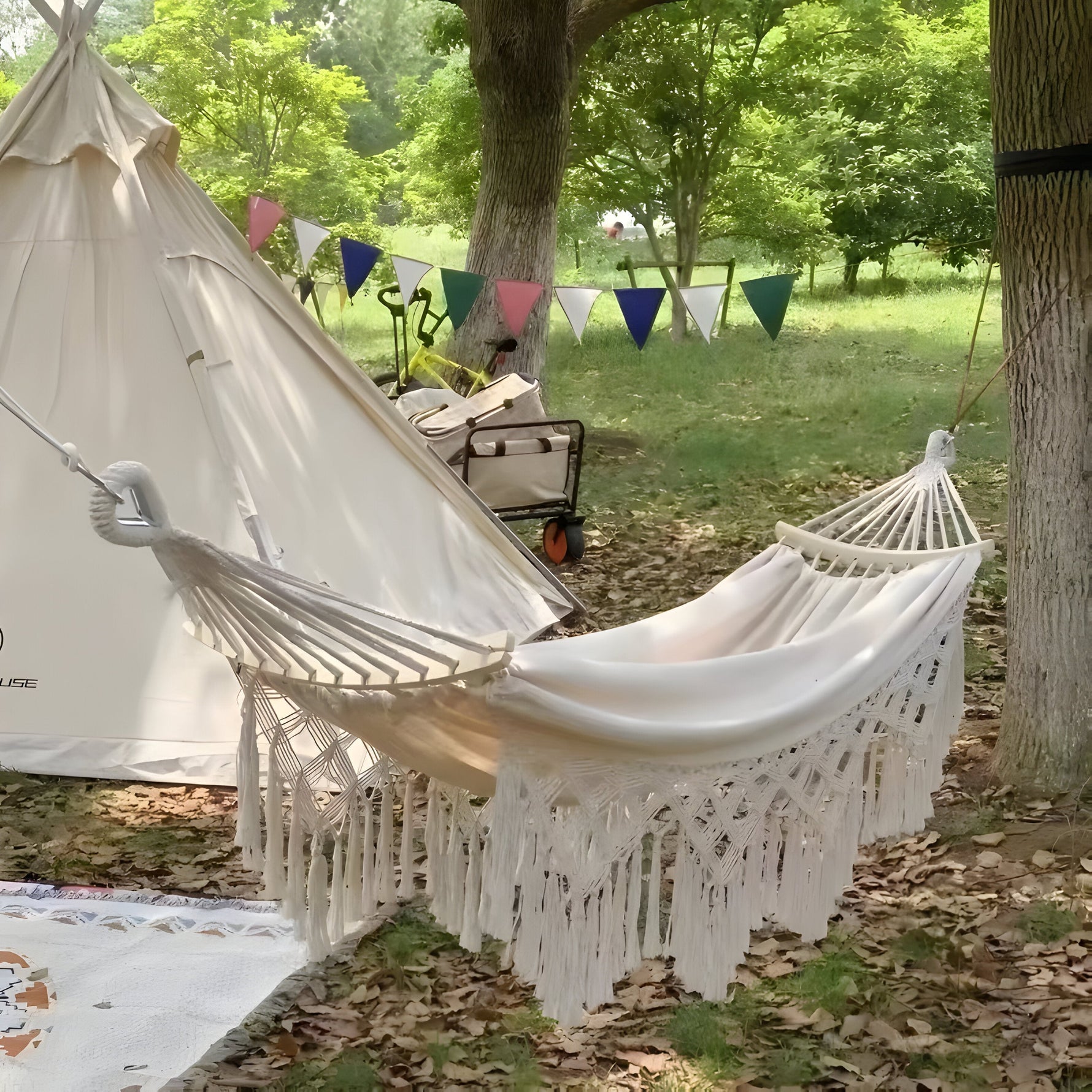 Comfortable and portable hammock for relaxing days outdoors