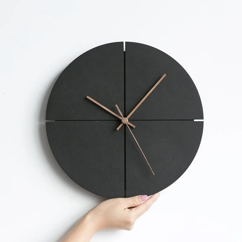 Minimalistische Wanduhr mit leisem Quarzwerk – AuraSphere