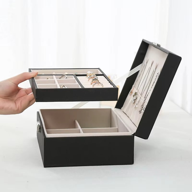 Stilvolle Schmuckbox mit zwei großzügigen Fächern