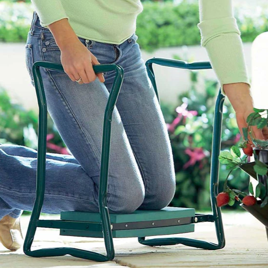 Multifunktionale Gartenbank mit Kniepolster und Werkzeugtaschen