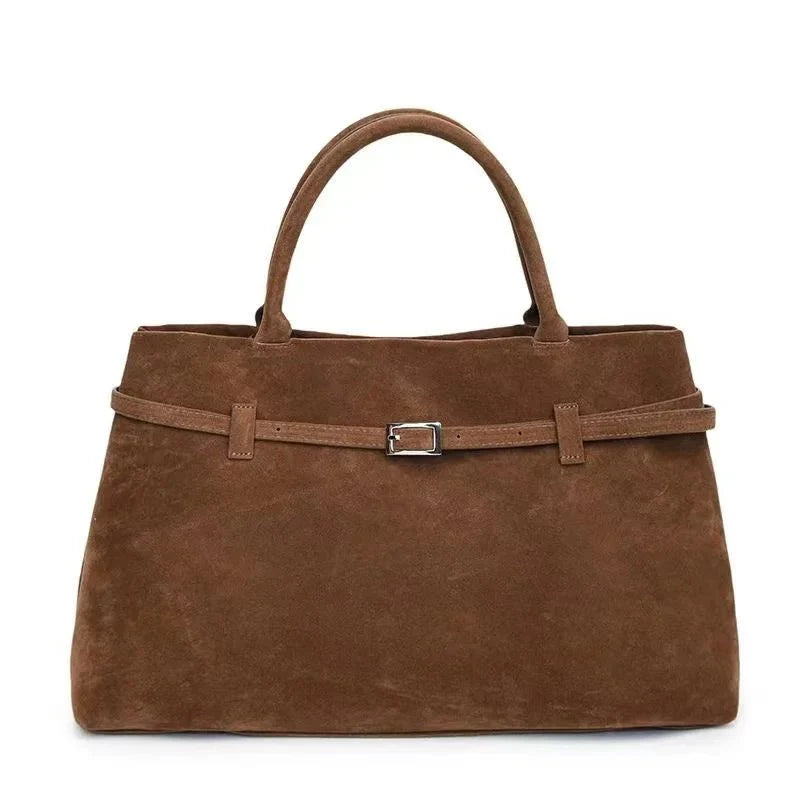 Elegant bag with generous storage space for every occasion