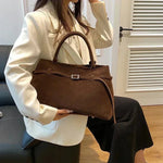 Elegant bag with generous storage space for every occasion