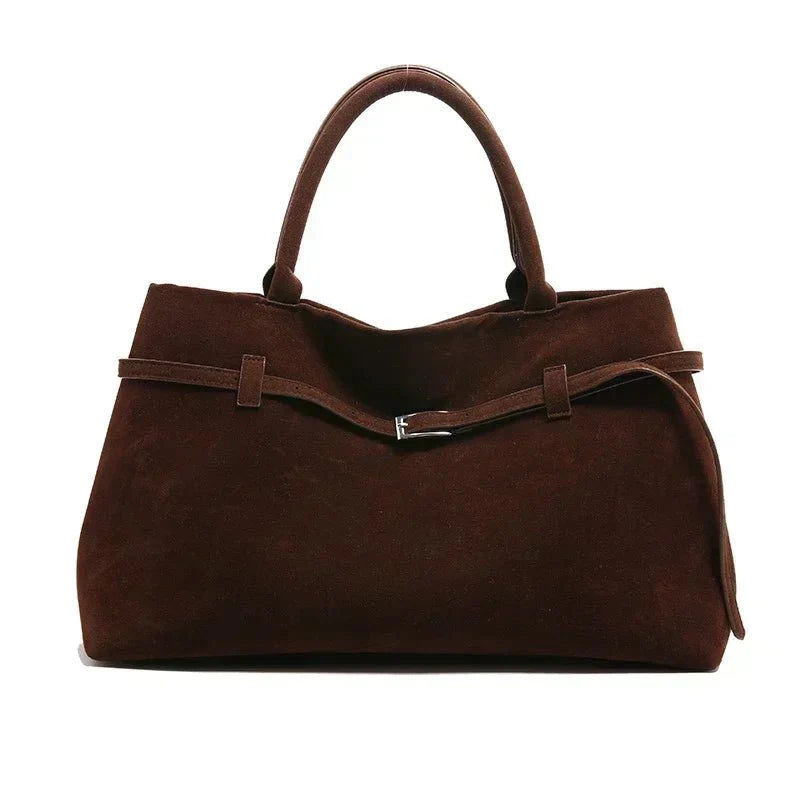 Elegant bag with generous storage space for every occasion