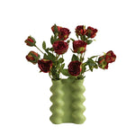 Elegantes Keramikdesign für stilvolle Blumenarrangements