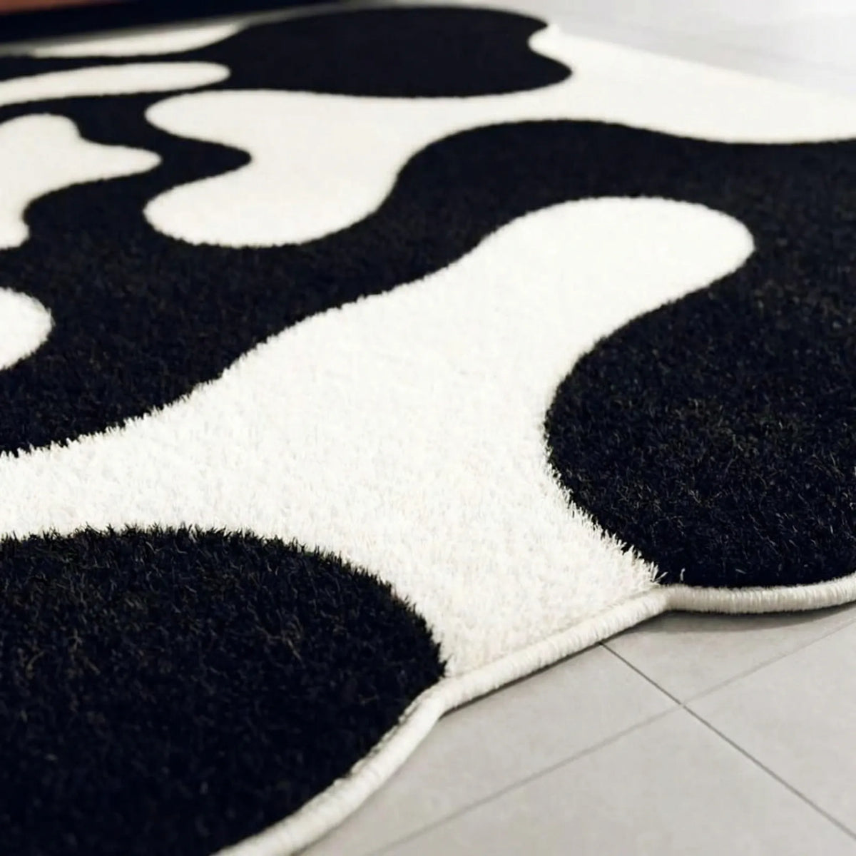 Contemporary Area Rug with Abstract Wave Design - Stylish Home Accent