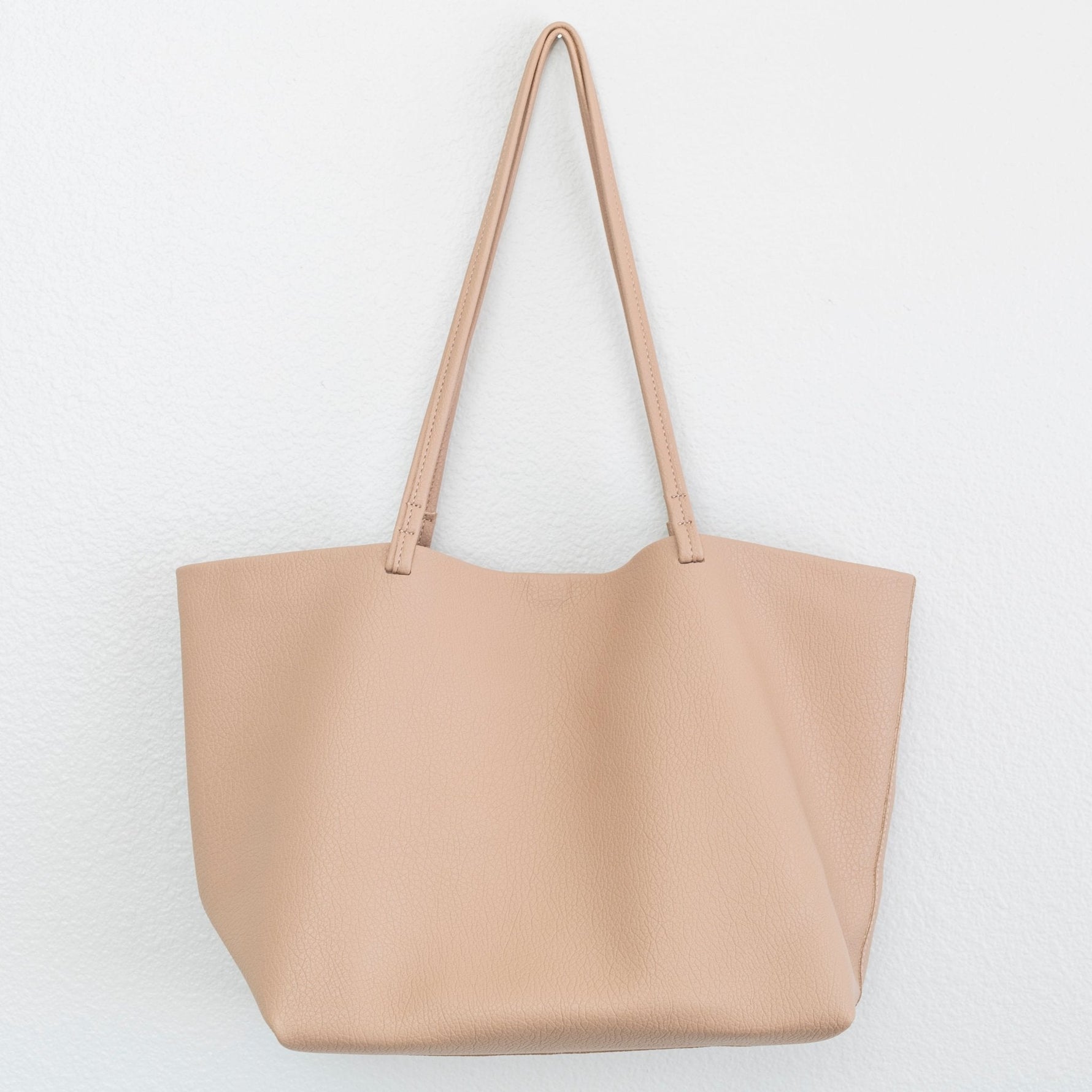 Stylish women's handbag with plenty of storage space