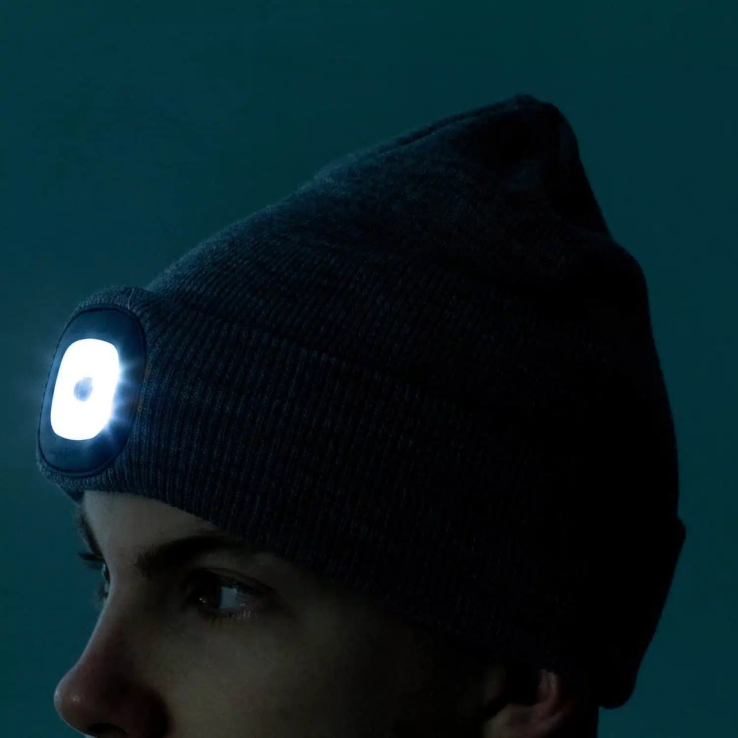 Praktische Mütze mit LED-Licht für sichere Nächte
