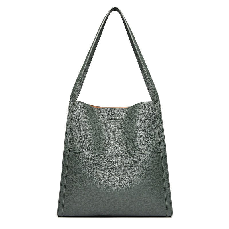 Elegant Handbag with Ample Storage for Every Occasion