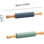 Praktischer Silikon-Teigroller mit ergonomischen Holzgriffen
