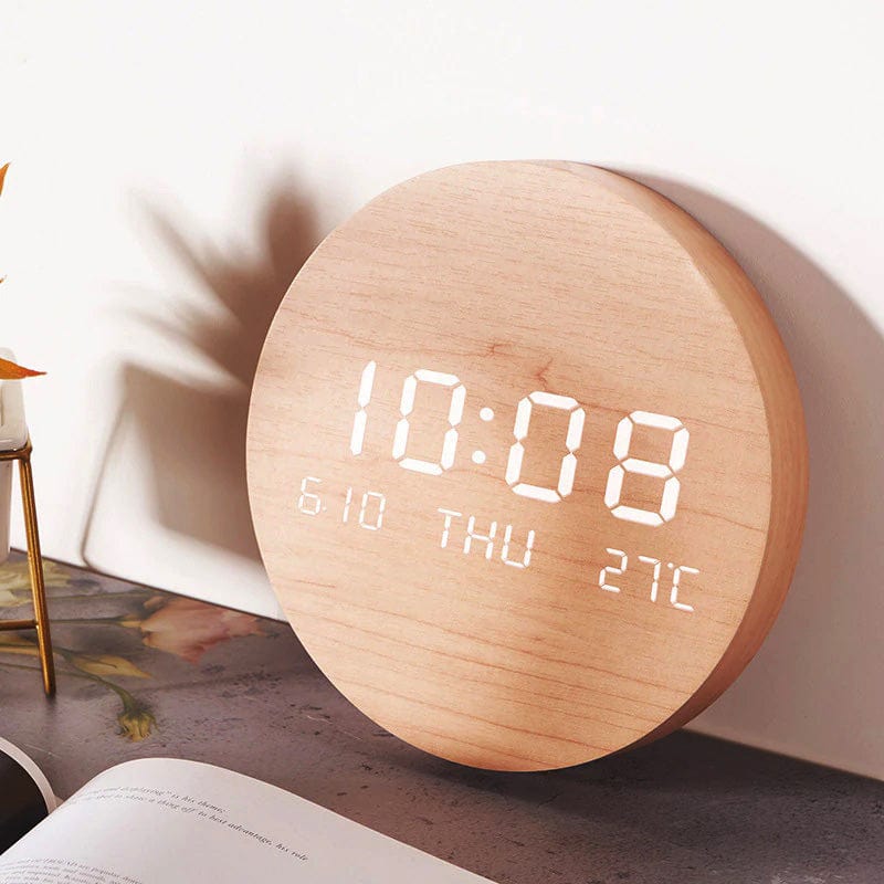 Moderne Digitaluhr für die Wand – Clara