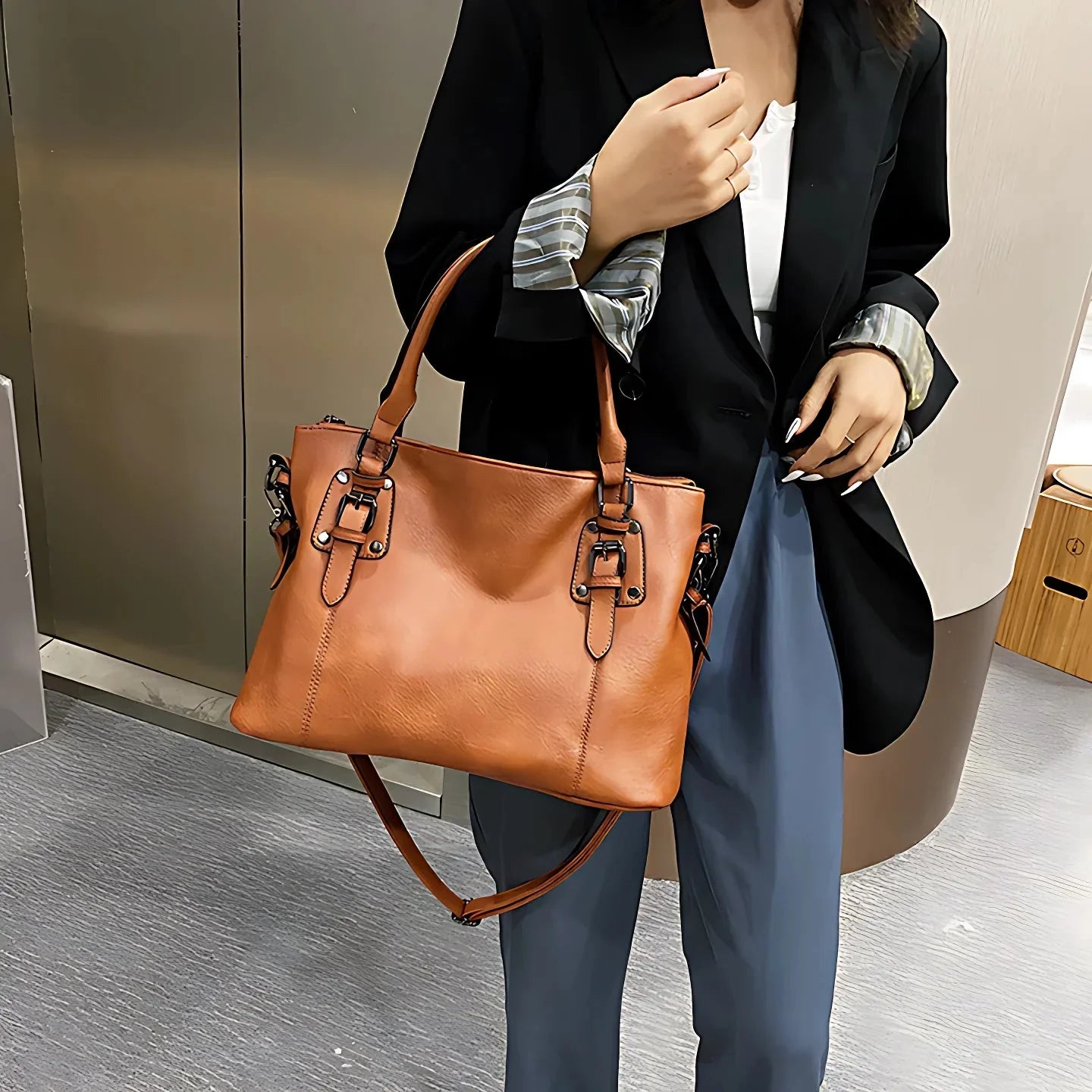Classic Elegance – Stylish Handbag for Every Occasion