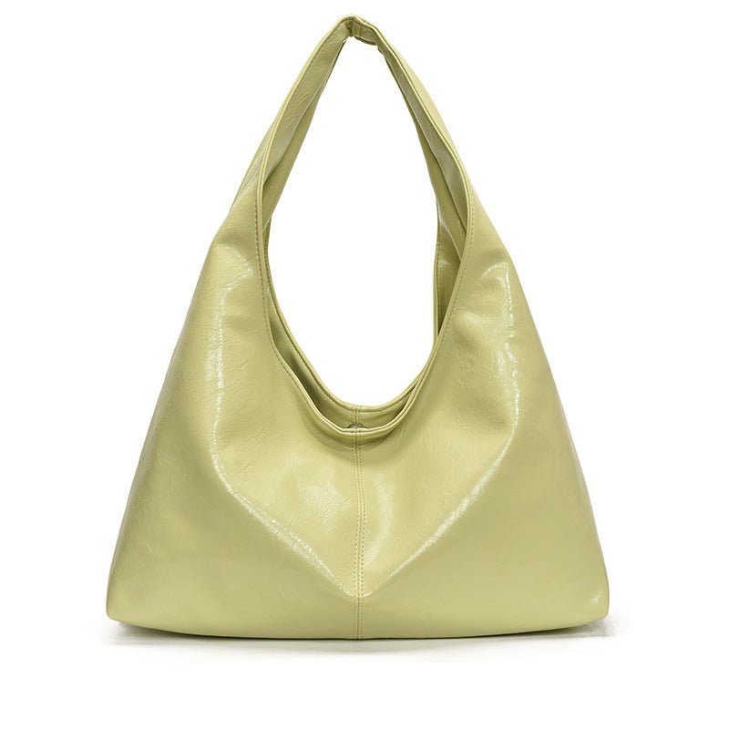Stylish tote bag with generous storage and organizer pouch