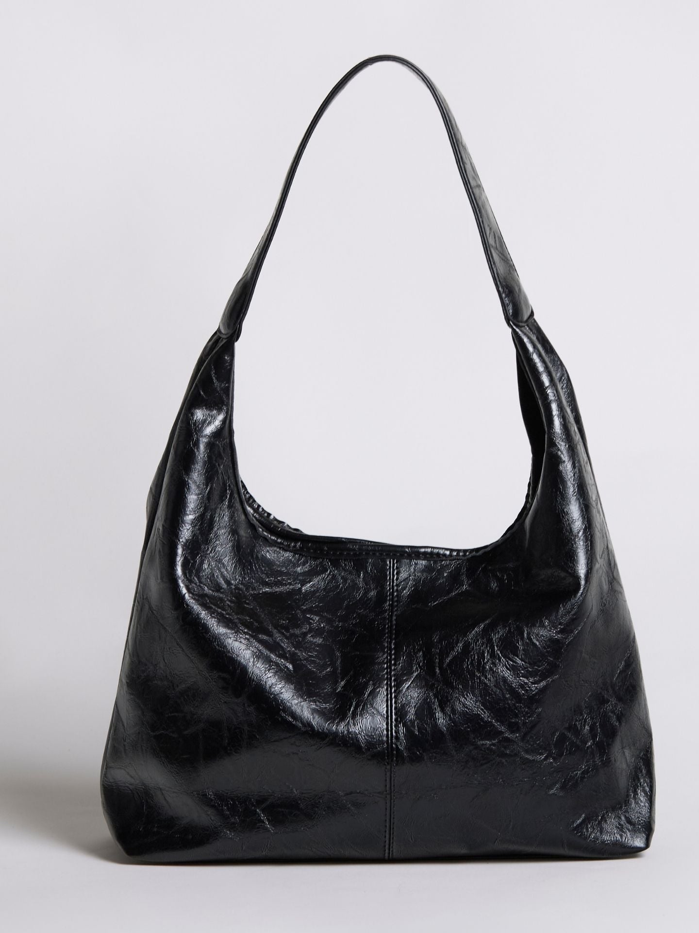 Stylish tote bag with generous storage and organizer pouch