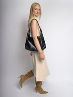 Stylish tote bag with generous storage and organizer pouch