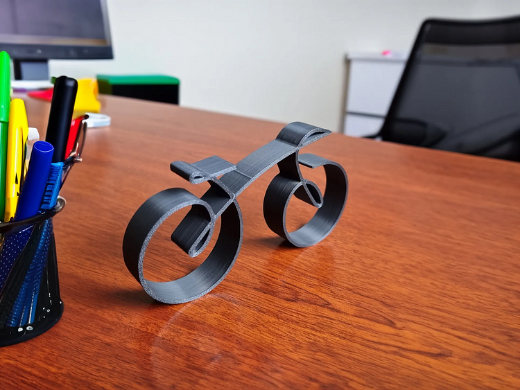 Fahrrad-Silhouette aus Metall – Minimalistische Wanddekoration für Radfahrer