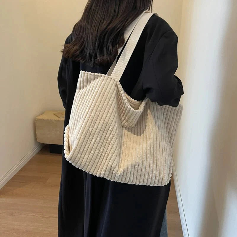 Elegant Shoulder Bag for Your Everyday and More