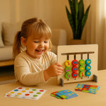 Holzspiel zur Zuordnung von Farbmustern im Montessori-Stil
