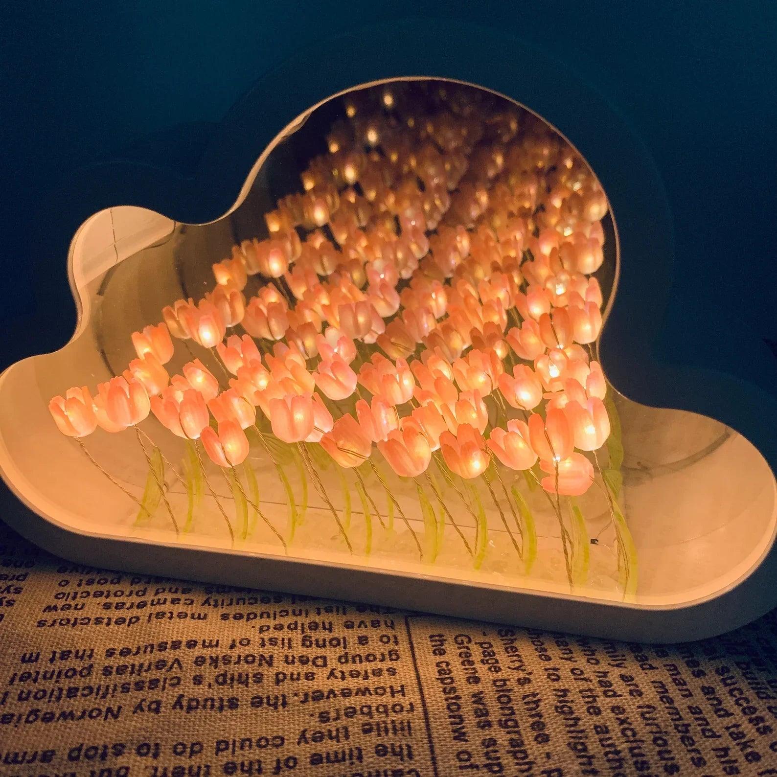 Tulpenwolke LED Spiegel – Dekoratives Design mit bezauberndem Licht