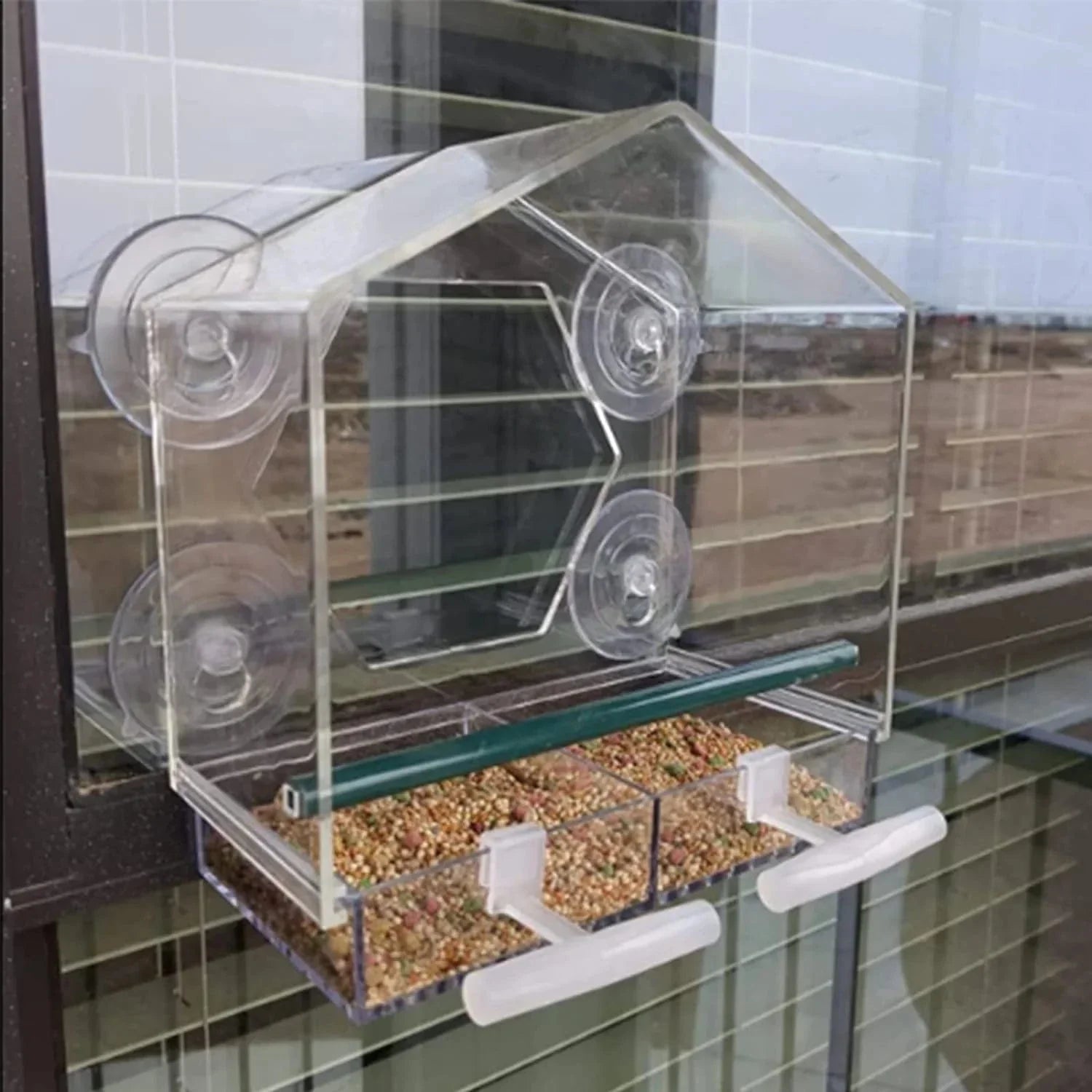 Vogelfutterhaus aus klarem Acryl mit Saugnapf – Hängendes Futtertablett