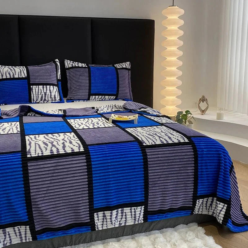 Cozy Throw Blanket - Ideal for Sofa and Bed