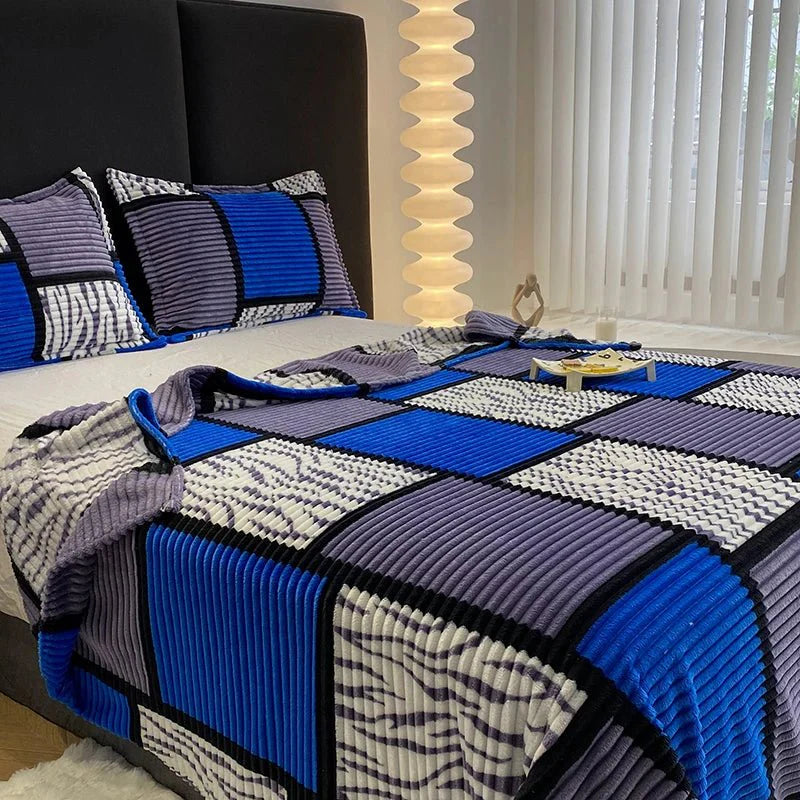 Cozy Throw Blanket - Ideal for Sofa and Bed