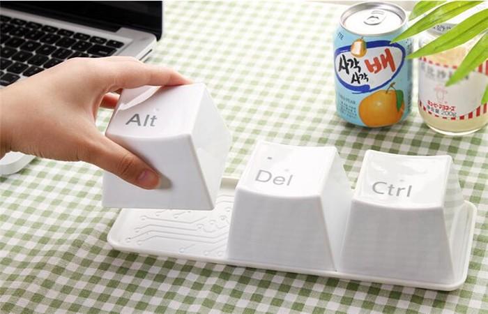 Tassen für Tee und Kaffee mit Ctrl Alt Del Motiv