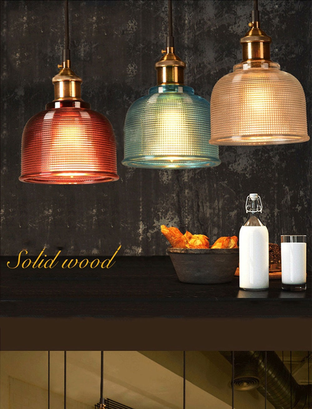 Elegante Pendelleuchte aus Glas im Retro-Stil