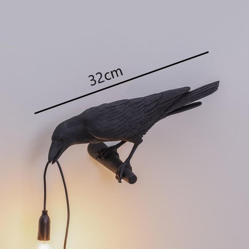 Kunstvolle Tischlampe in Krähenform mit Leuchtmittel