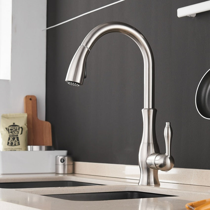 Eleganter Küchenarmatur mit ausziehbarem Brausekopf – Edelstahl 360° schwenkbar