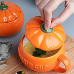 Kreative Keramiktasse in Kürbisform