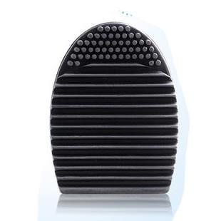 Effizienter Pinselreiniger für makelloses Makeup