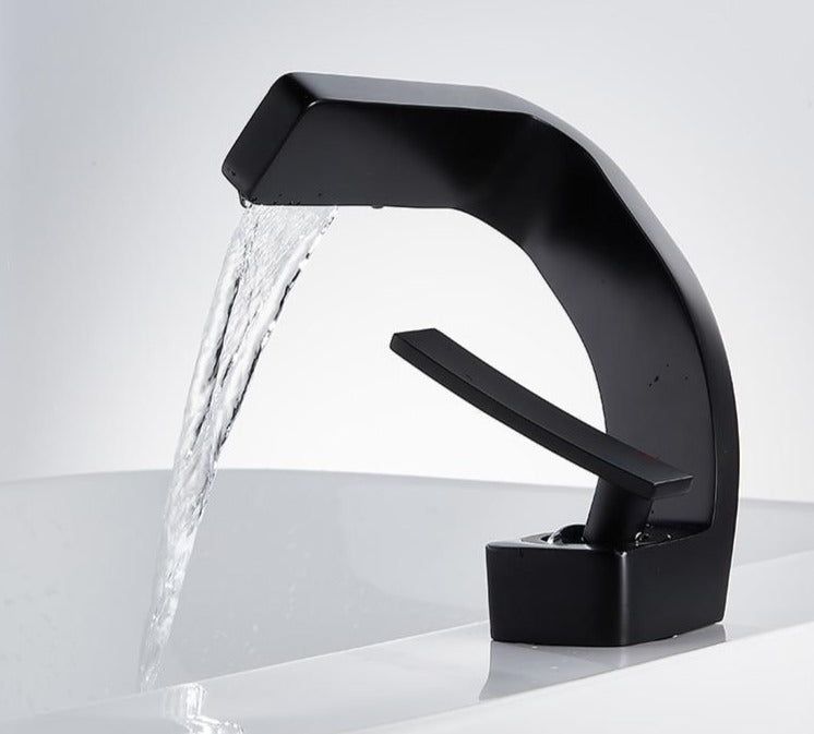 Moderne Küchenarmatur AquaArc Voltyx