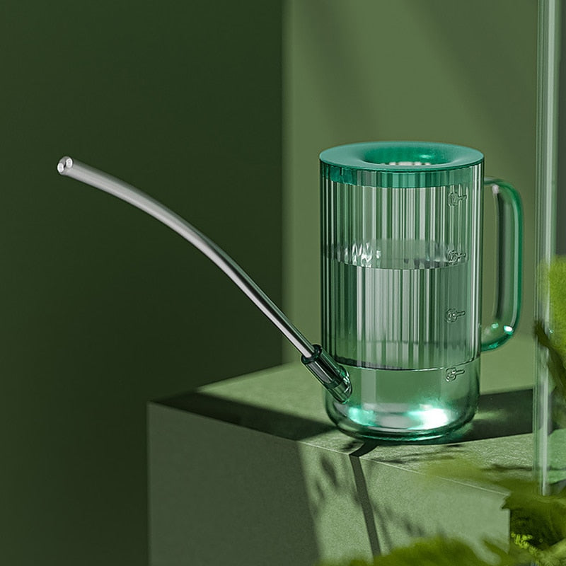 Grüner Begleiter | Elegante Gießkanne für Pflanzenpflege
