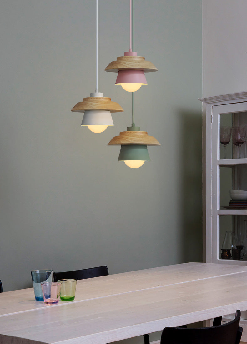Skandinavische Hängelampe aus Holz für stilvolles Licht