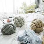 Knot Ball Kissen