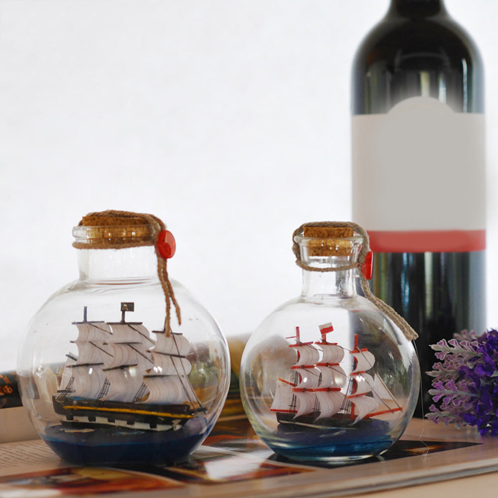 Kreative Glasflasche in Schiffsform